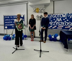 Przejdź do - Zakończenie roku szkolnego przez klasy trzecie BSIS 