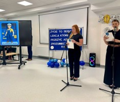 Powiększ zdjęcie Część artystyczna przygotowana przez uczniów klasy 3L