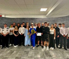 Powiększ zdjęcie Uczniowie klasy III bu z wychowawczynią