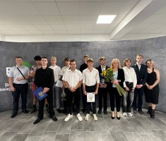 Powiększ zdjęcie Uczniowie klasy III aw z wychowawczynią