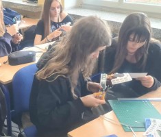 Powiększ zdjęcie Zdjęcie - Niecodzienna lekcja patriotyzmu