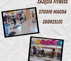 Powiększ zdjęcie Uczestnicy zajęć podczas ćwiczeń