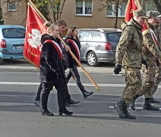 Powiększ zdjęcie Poczet sztandarowy naszej szkoły podczas obchodów Święta Niepodległości