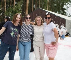 Powiększ zdjęcie Wychowawcy w pianie