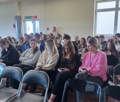 Powiększ zdjęcie Uczestnicy podczas warsztatów