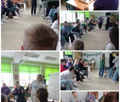 Powiększ zdjęcie Uczniowie biorący udział w projekcie podczas wspólnych gier