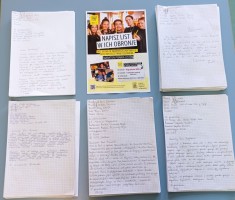 Powiększ zdjęcie 350 napisanych listów