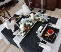 Powiększ zdjęcie Świąteczny stół