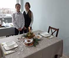 Powiększ zdjęcie Uczestniczki konkursu