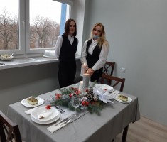 Przejdź do - Relacja z konkursu " Kreatywny stół świąteczny i obsługa gości" 