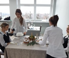 Powiększ zdjęcie Obsługa gości