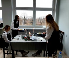 Powiększ zdjęcie Obsługa gości