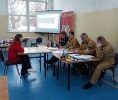 Powiększ zdjęcie Komisja podczas podsumowywania odpowiedzi udzielonych przez Milenę