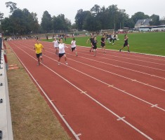 Powiększ zdjęcie Zacięta rywalizacja w biegu sprinterskim