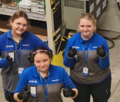 Powiększ zdjęcie Uczennice podczas praktyk