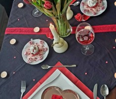 Powiększ zdjęcie Stół walentynkowy