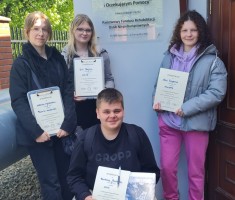 Powiększ zdjęcie Uczniowie naszej Szkoły z dyplomami