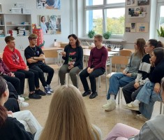 Powiększ zdjęcie Zdjęcie przedstawia uczestników warsztatów biznesowych