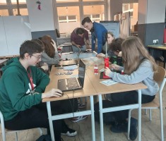 Przejdź do - "Książki w chmurach" - finał młodzieżowego projektu Akademii Kompetencji Przyszłości