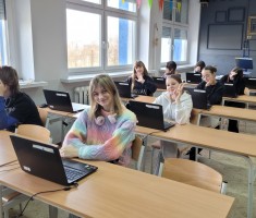 Powiększ zdjęcie Uczniowie klasy 2