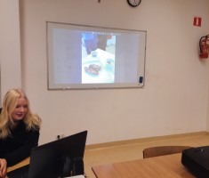 Powiększ zdjęcie Uczennica podczas zajęć w ramach projektu