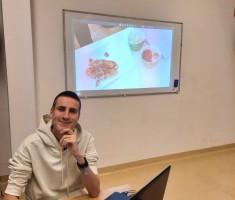 Powiększ zdjęcie Uczeń podczas zajęć w ramach projektu