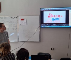 Powiększ zdjęcie Prowadzący zajęcia 