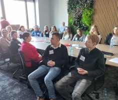 Powiększ zdjęcie Uczestnicy warsztatów podczas wykładu