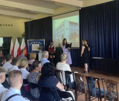 Powiększ zdjęcie Uczestnicy podczas apelu