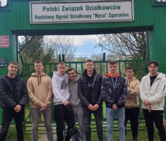 Powiększ zdjęcie EKOLOGICZNIE W NASZEJ SZKOLE