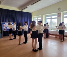 Powiększ zdjęcie Inscenizacja