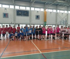 Przejdź do - Finał Powiatu w siatkarskich `2` dziewcząt i chłopców - IDZ