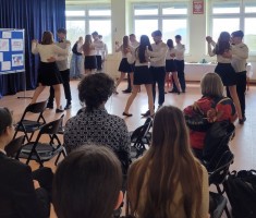 Powiększ zdjęcie Inscenizacja