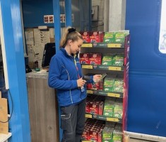 Powiększ zdjęcie Alina wspiera pracę sektora obsługi klienta