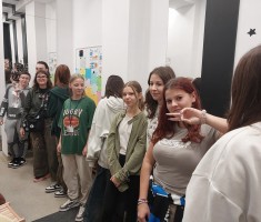 Powiększ zdjęcie Młodzież w Mediatece podczas warsztatów