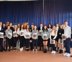 Powiększ zdjęcie Zdjęcie z wręczenia stypendiów