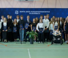 Powiększ zdjęcie uroczyste ropoczęcie roku szkolnego 2025/26