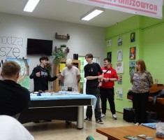 Powiększ zdjęcie Oficjalne%20rozpoczęcie%20Nocy%20Gier