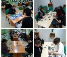 Powiększ zdjęcie Uczestnicy Nocy Gier Planszowych podczas rozgrywek turniejowych Star Realms