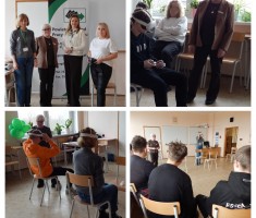 Powiększ zdjęcie Przedstawicielki Powiatowego Urzędu Pracy w Zgorzelcu - uczniowie poznają wirtualny zawód w VR goglach