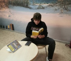 Powiększ zdjęcie Uczeń podczas akcji 