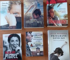 Powiększ zdjęcie Książki przekazane bibliotece podczas akcji