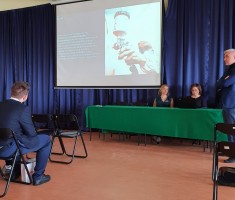 Powiększ zdjęcie Prezentacja serwisu MAN