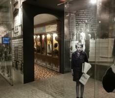 Powiększ zdjęcie w muzeum 