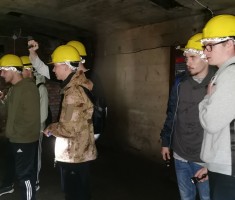 Powiększ zdjęcie w podziemiach 