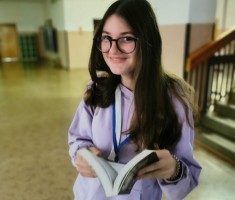 Powiększ zdjęcie Uczniowie podczas akcji 