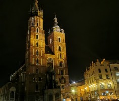 Powiększ zdjęcie Kościół Mariacki w wieczornej odsłonie