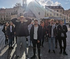 Powiększ zdjęcie Słuchamy hejnału