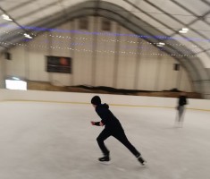 Powiększ zdjęcie Jazda szybka.