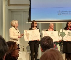 Powiększ zdjęcie Nagrodzeni i wyróżnieni nauczyciele